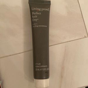 Living proof 5-in-1 Hair Styling Treatment